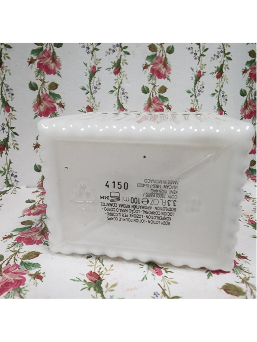 Chloe Body Lotion 100ml
White with vertical ribbing
 #bodylotion - Picture 4 of 4